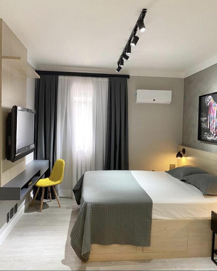 Studio Moderno - Jardins: Cama Queen, Ar E Garagem Сан-Паулу Екстер'єр фото